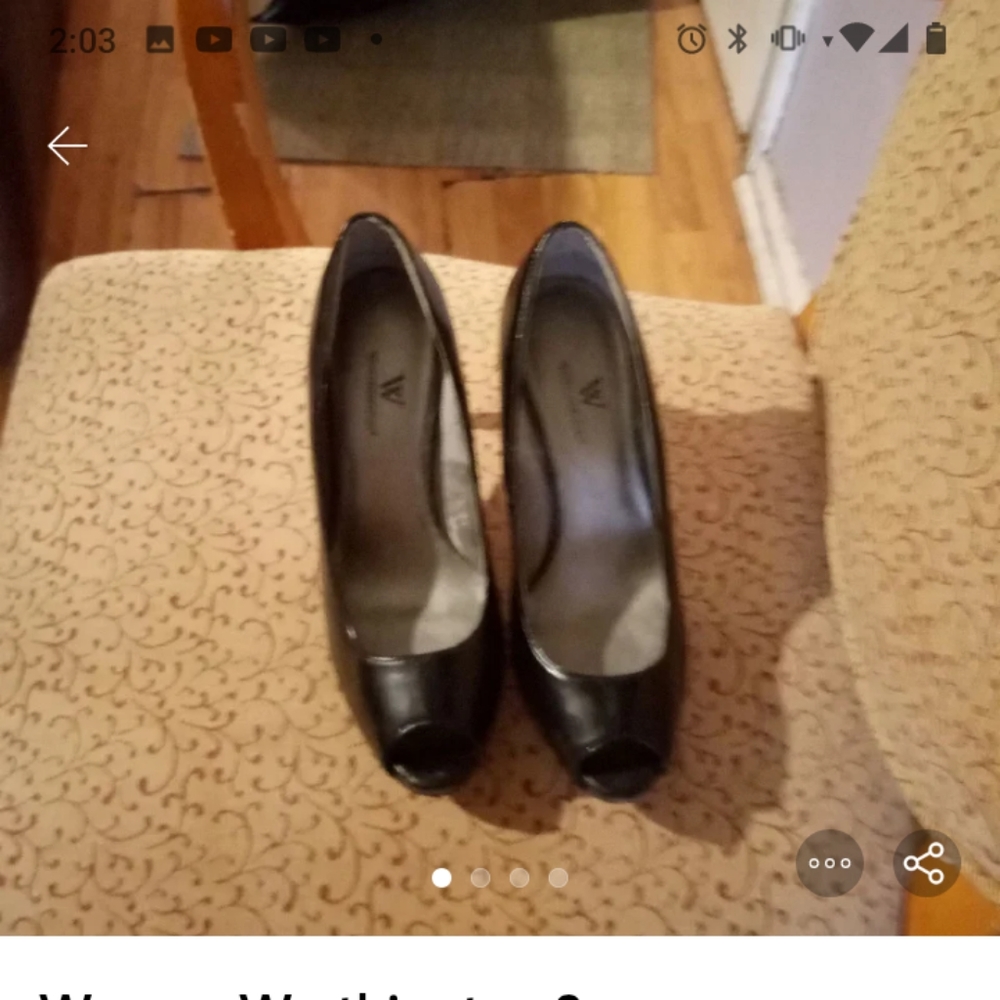 Women Worthington size 8.5 Heels.
